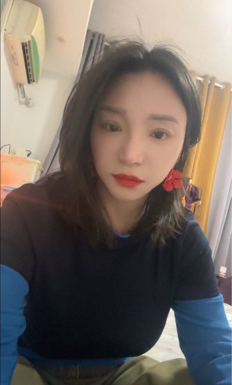 眼镜骚妇