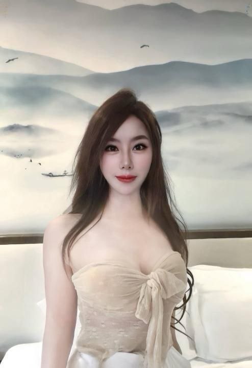 长腿丰胸妮妮
