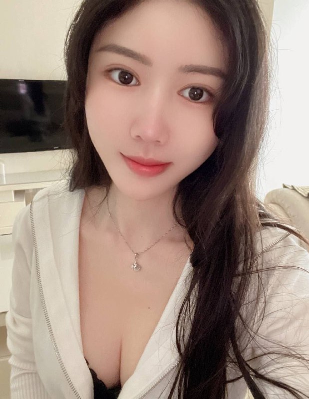 依依